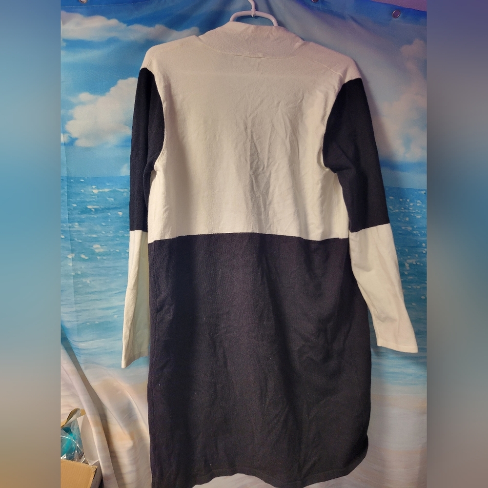 Vila Milano NWOT Black & White Colorblock Cardigan Women's Size Small - Picture 2 of 3